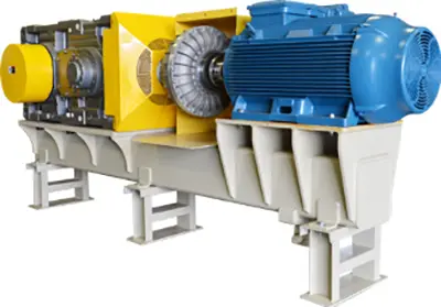 A cabeça com raio modificado evita que o material caia de volta na bota (downlegging) devido à melhor descarga do material transportado.