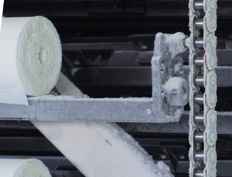 Corrente transportadora Tsubaki em acumulador na linha de papel