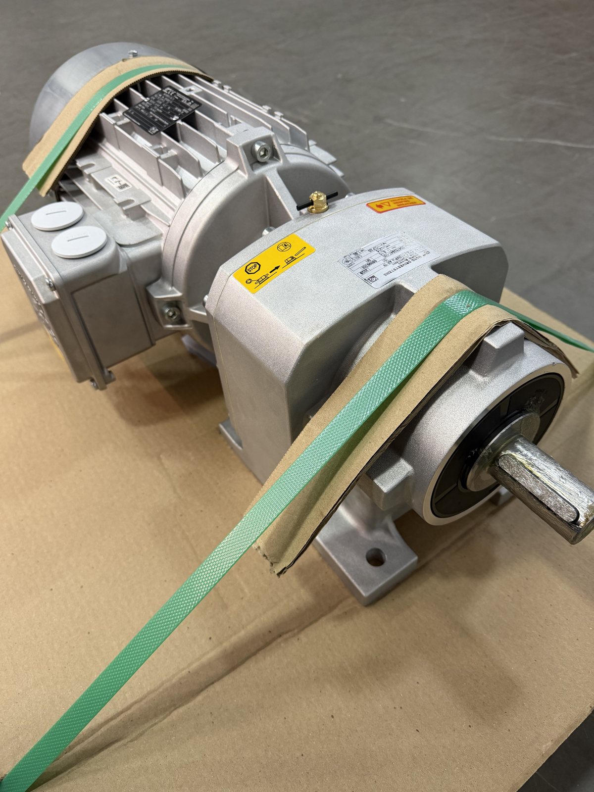 Motoredutor helicoidal coaxial NORD NORDBLOC.1 com carcaça UNICASE — Mippei