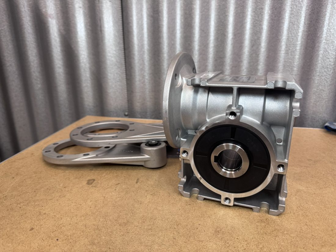 Redutor NORD com flange de saída e braço de torque — distribuidor autorizado Mippei no Sul do Brasil