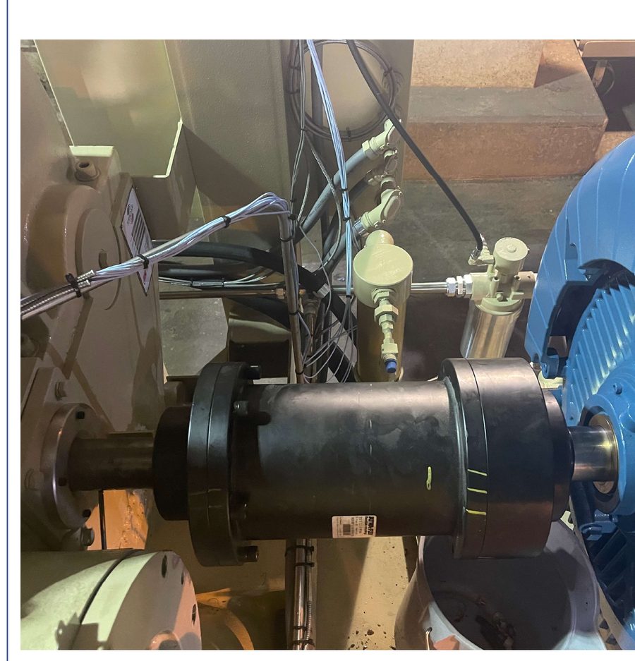 Acoplamento ATRAFLEX T-5 com espaçador e processo Melonite instalado em compressor centrífugo de fábrica de papel — Mippei
