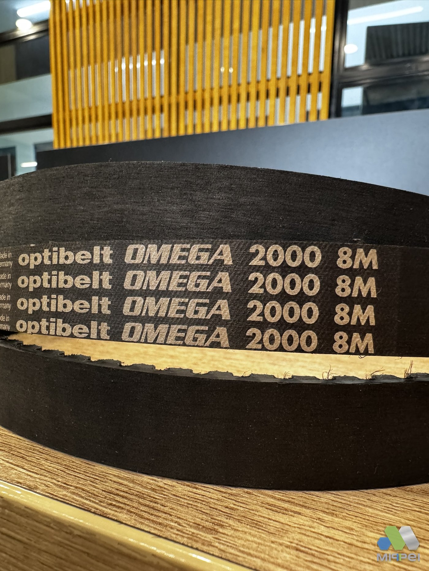 Marcação da correia dentada Optibelt OMEGA 2000 8M gravada na lateral — Mippei