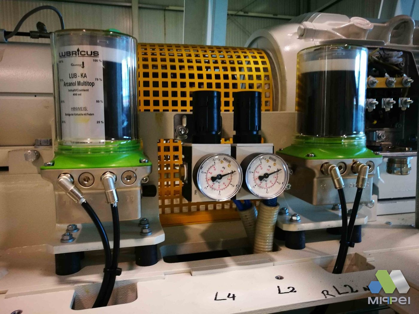 Lubricus multiponto com manômetros Sistema Lubricus multiponto instalado com manômetros de linha