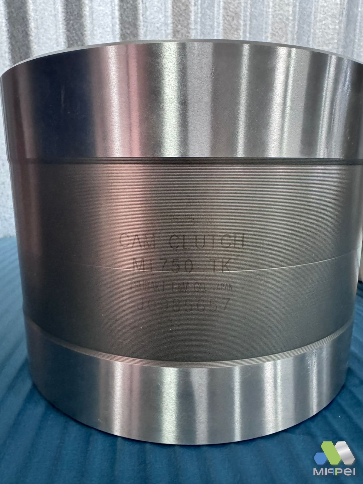Gravação na carcaça: CAM CLUTCH, o modelo e o número de série — é por aí que se acha o equivalente.