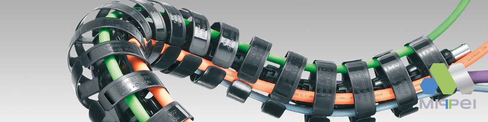 Sistema ROBOTRAX Tsubaki Kabelschlepp para movimento tridimensional em robô