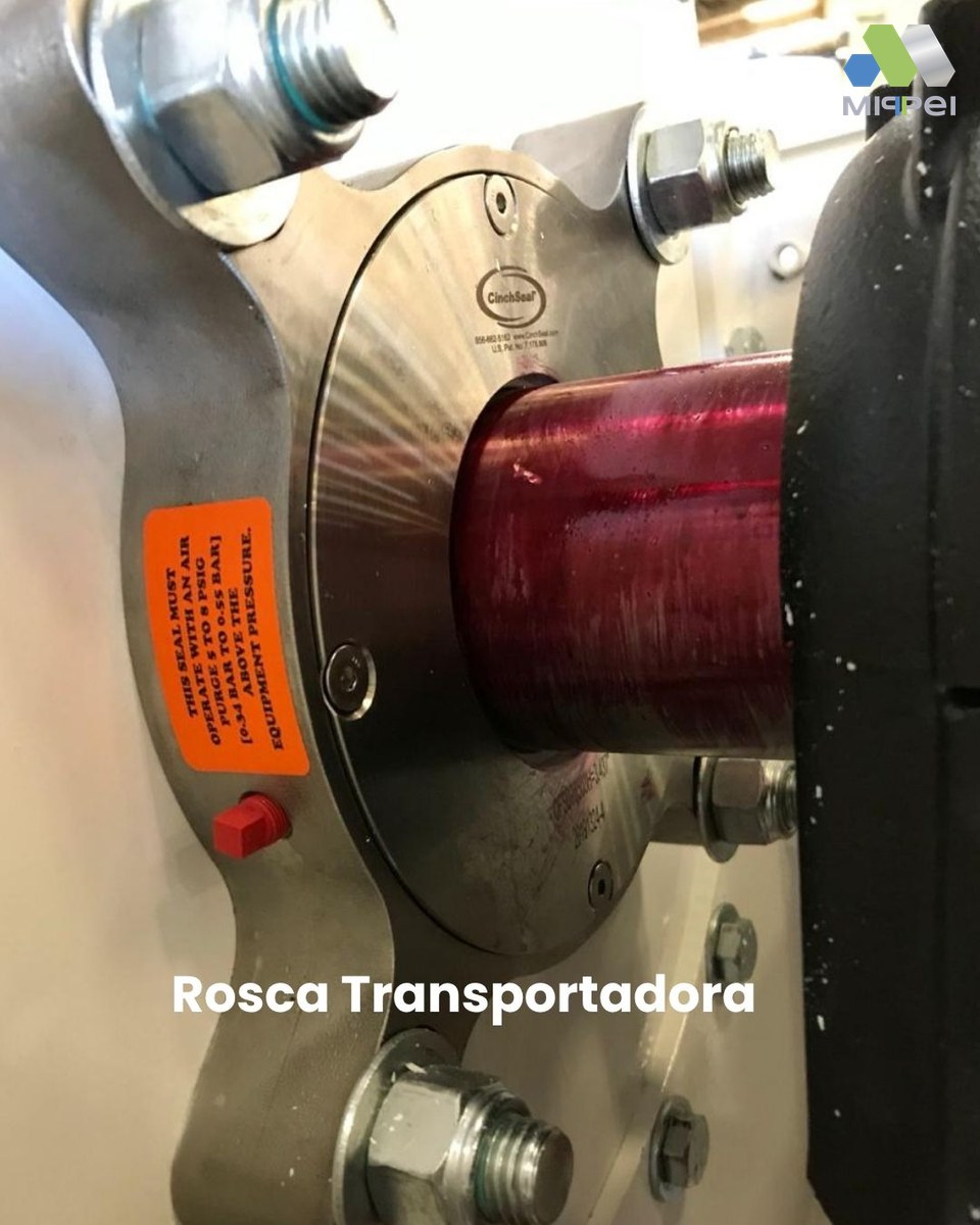 Vedação CinchSeal instalada na ponta do eixo de uma rosca transportadora